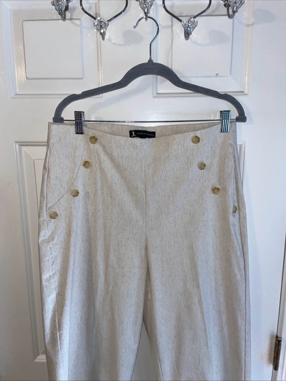 Women’s Jules and Leopold Light Cream High-Waist Sailor Button Capris Size L.